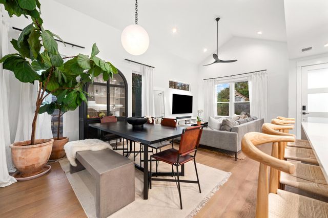 2104 E 2nd ST 1, Austin, TX 78702