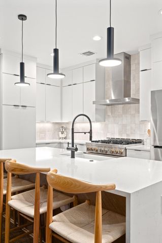 2104 E 2nd ST 1, Austin, TX 78702