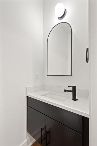 2104 E 2nd ST 1, Austin, TX 78702