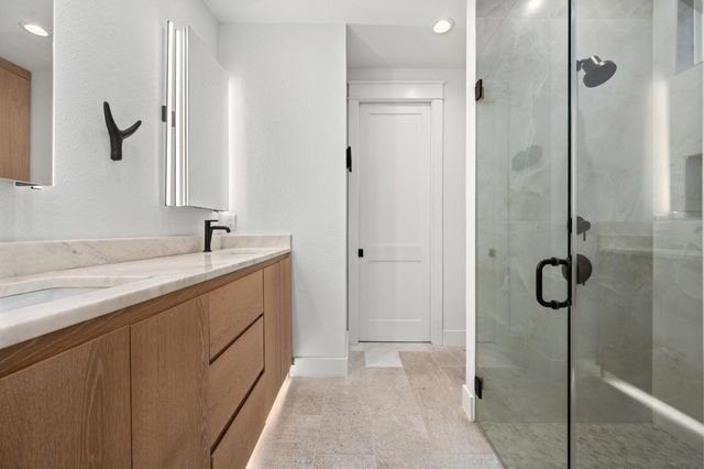 2104 E 2nd ST 1, Austin, TX 78702