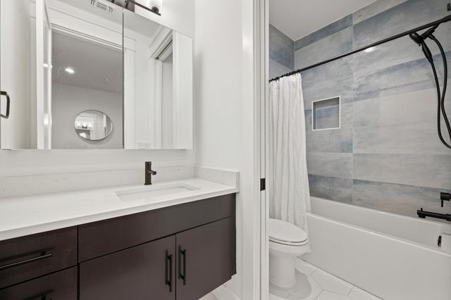 2104 E 2nd ST 1, Austin, TX 78702