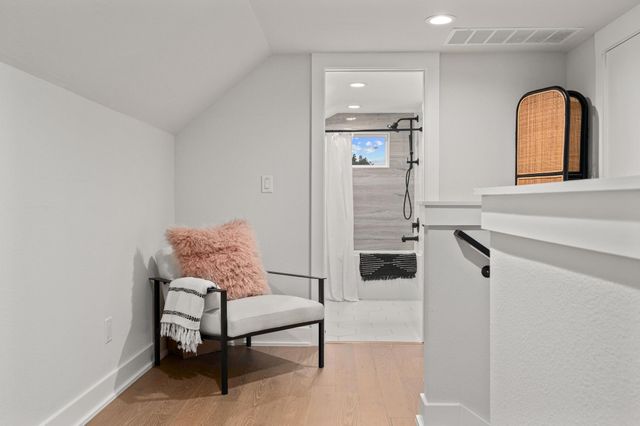 2104 E 2nd ST 1, Austin, TX 78702