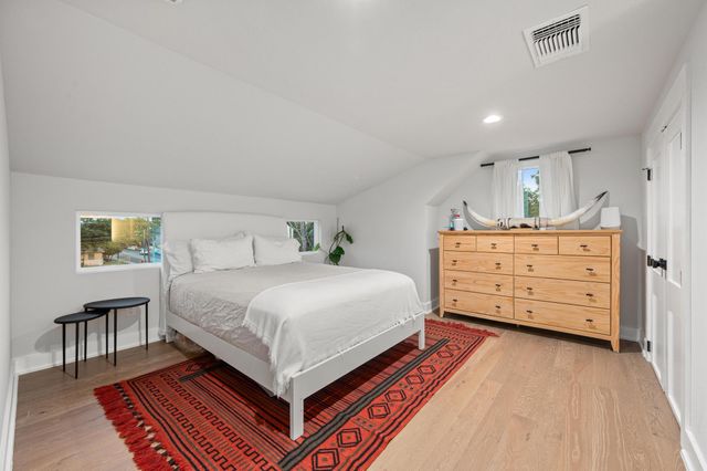2104 E 2nd ST 1, Austin, TX 78702