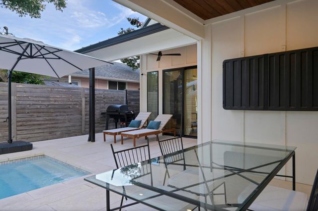 2104 E 2nd ST 1, Austin, TX 78702