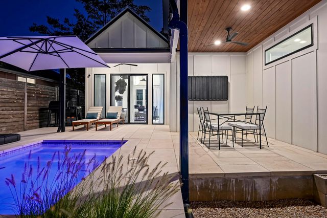 2104 E 2nd ST 1, Austin, TX 78702