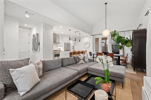 2104 E 2nd ST 1, Austin, TX 78702