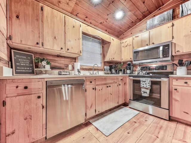 189 Smith Hill Road, Blue Ridge, GA 30513