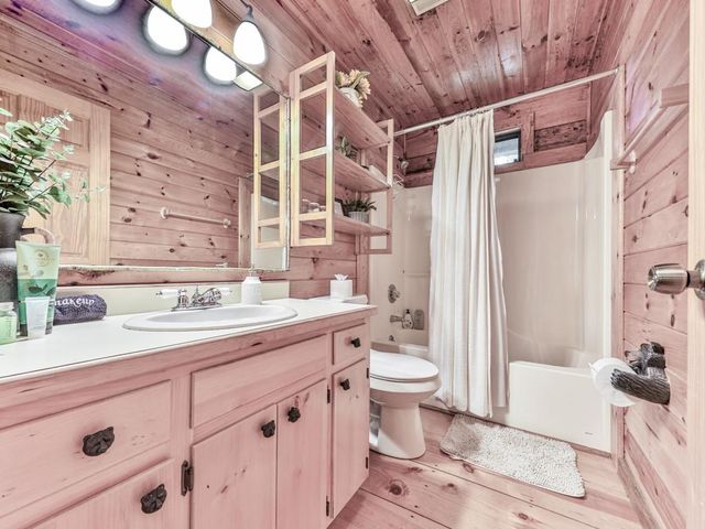 189 Smith Hill Road, Blue Ridge, GA 30513