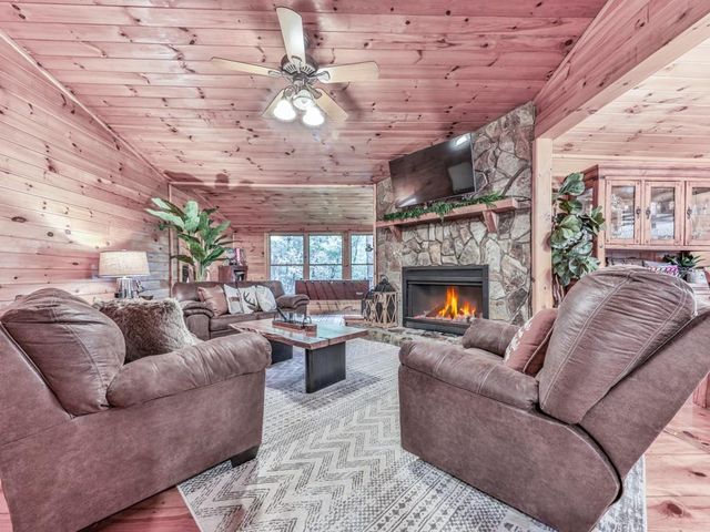 189 Smith Hill Road, Blue Ridge, GA 30513