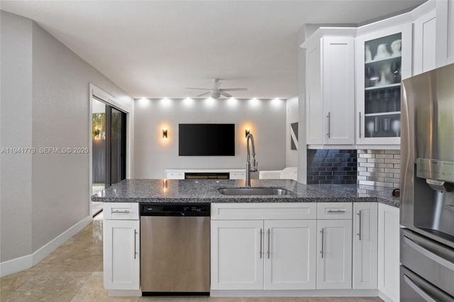 5324 SW 164 Ct, Miami, FL 33185