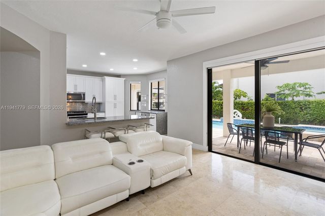 5324 SW 164 Ct, Miami, FL 33185