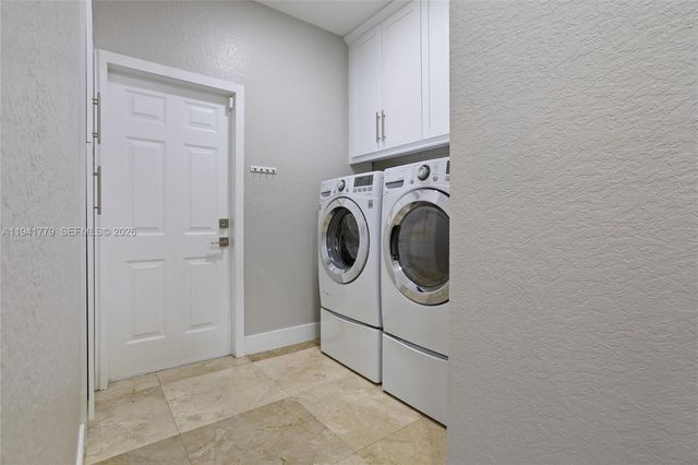 5324 SW 164 Ct, Miami, FL 33185