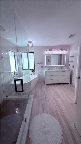 5324 SW 164 Ct, Miami, FL 33185