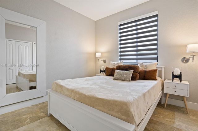 5324 SW 164 Ct, Miami, FL 33185