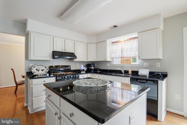 2711 WHISTLING CT, Waldorf, MD 20601