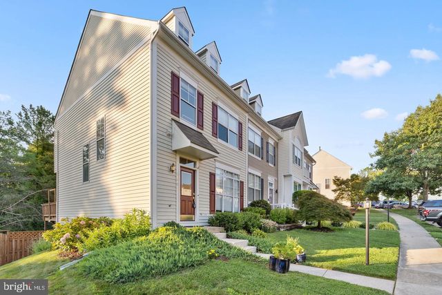 3968 HARTLAKE ST, Woodbridge, VA 22192