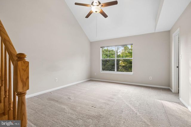 3968 HARTLAKE ST, Woodbridge, VA 22192