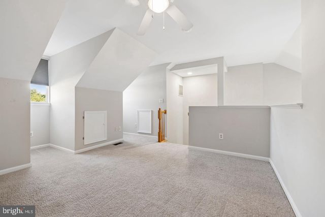3968 HARTLAKE ST, Woodbridge, VA 22192