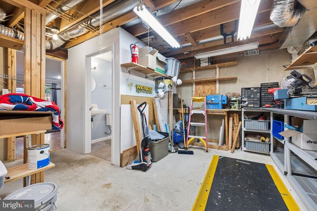 3968 HARTLAKE ST, Woodbridge, VA 22192