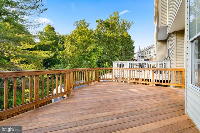3968 HARTLAKE ST, Woodbridge, VA 22192