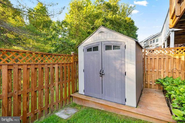 3968 HARTLAKE ST, Woodbridge, VA 22192