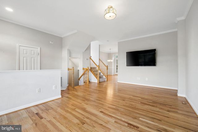 3968 HARTLAKE ST, Woodbridge, VA 22192
