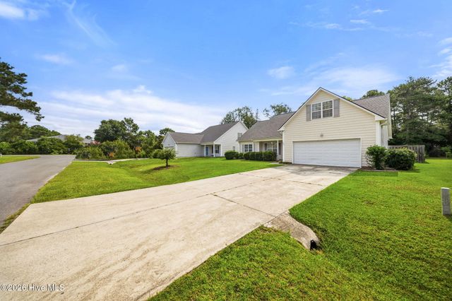 105 Penquin Place, Hampstead, NC 28443