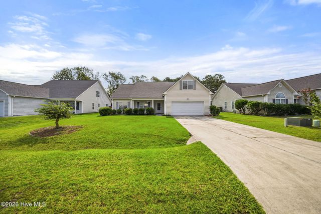 105 Penquin Place, Hampstead, NC 28443