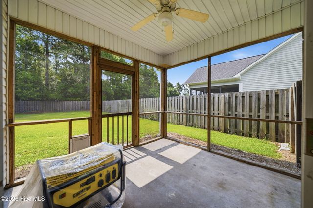 105 Penquin Place, Hampstead, NC 28443