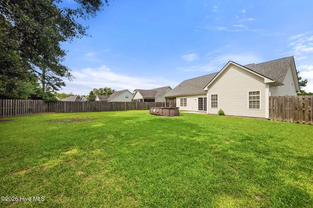 105 Penquin Place, Hampstead, NC 28443