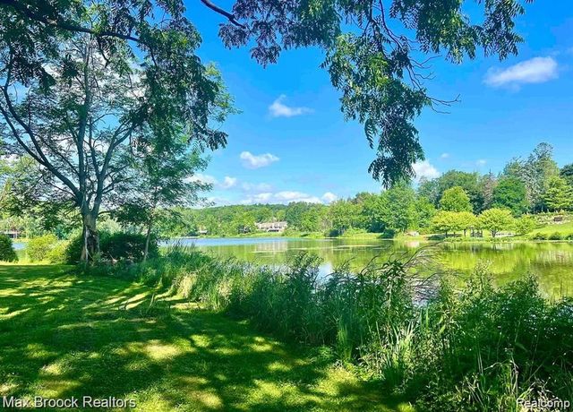 4995 Lockhart Street, West Bloomfield, MI 48323