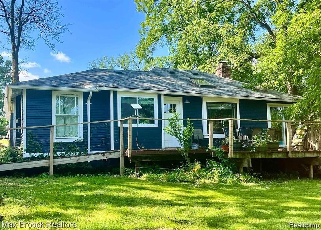 4995 Lockhart Street, West Bloomfield, MI 48323