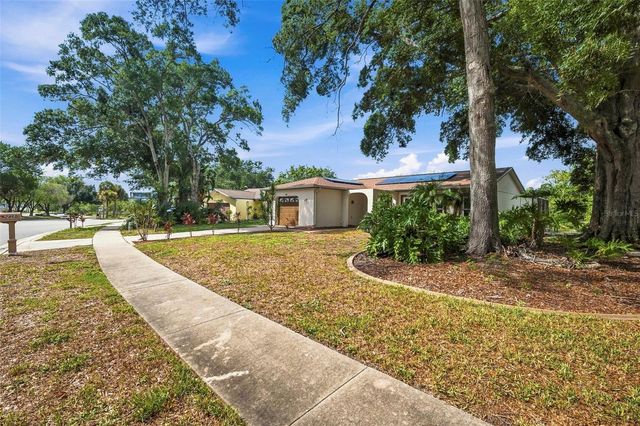 2460 BEACON GROVES BOULEVARD, Palm Harbor, FL 34683