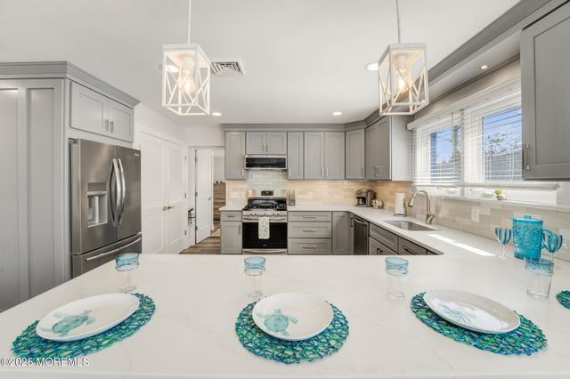 307 Asbury Avenue, Ocean Gate, NJ 08740