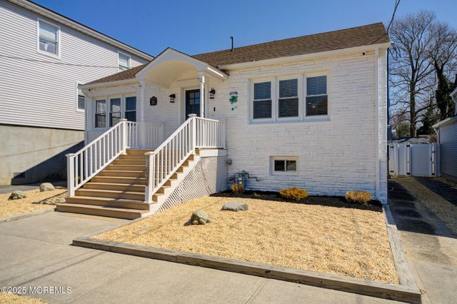 307 Asbury Avenue, Ocean Gate, NJ 08740