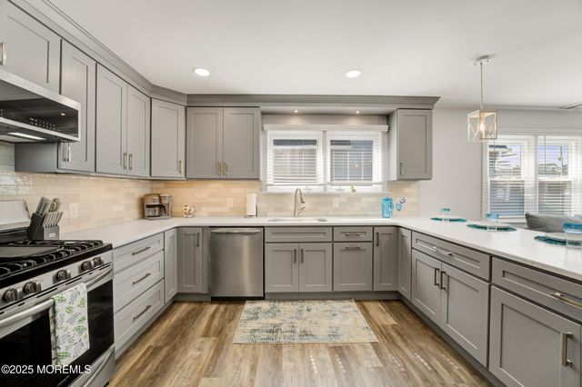 307 Asbury Avenue, Ocean Gate, NJ 08740