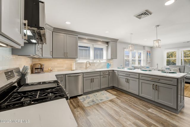 307 Asbury Avenue, Ocean Gate, NJ 08740