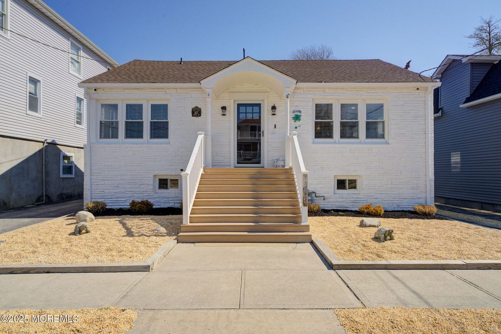 307 Asbury Avenue, Ocean Gate, NJ 08740