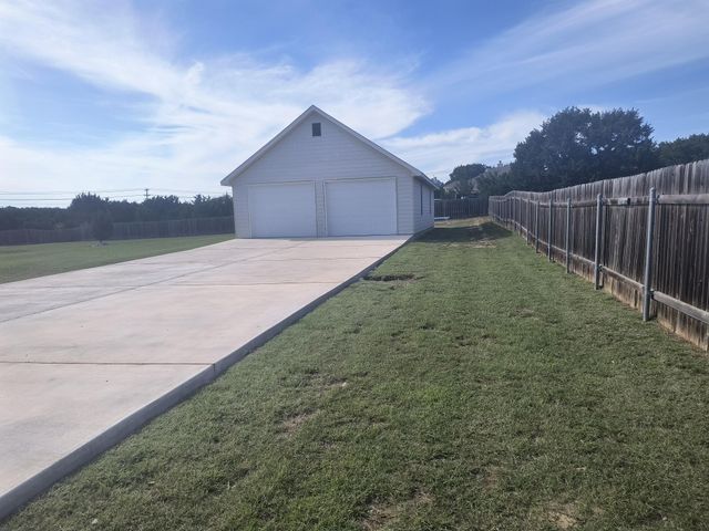 213 Dawn DR, Liberty Hill, TX 78642