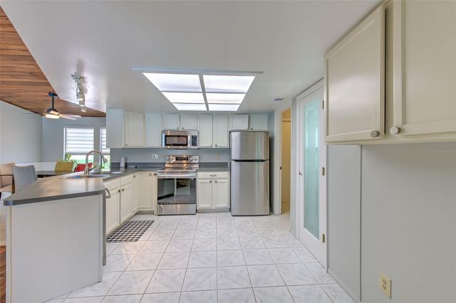 2459 SHOREWOOD LANE, Land O Lakes, FL 34639