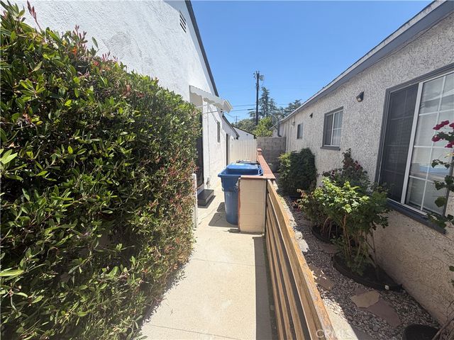 6250 Babcock Avenue, North Hollywood, CA 91606