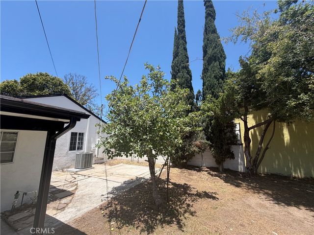 6250 Babcock Avenue, North Hollywood, CA 91606