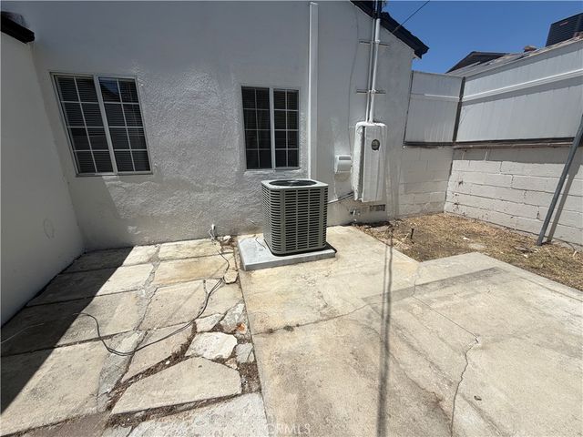 6250 Babcock Avenue, North Hollywood, CA 91606