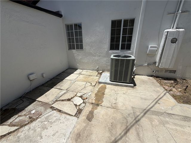 6250 Babcock Avenue, North Hollywood, CA 91606
