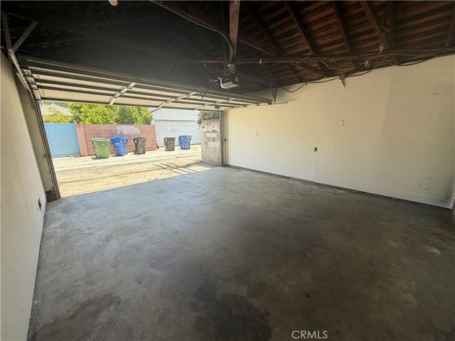 6250 Babcock Avenue, North Hollywood, CA 91606