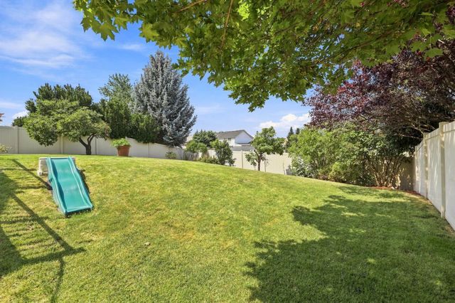 506 S Shelley Lake Ln, Spokane Valley, WA 99037