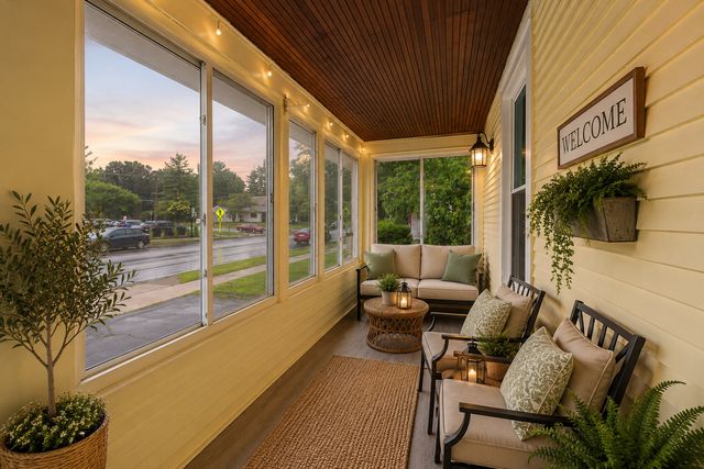 411 N Arlington Heights Road, Arlington Heights, IL 60004