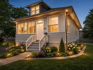 411 N Arlington Heights Road, Arlington Heights, IL 60004