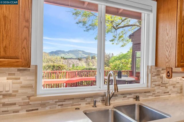 2081 2081 Essenay Ave, Walnut Creek, CA 94597