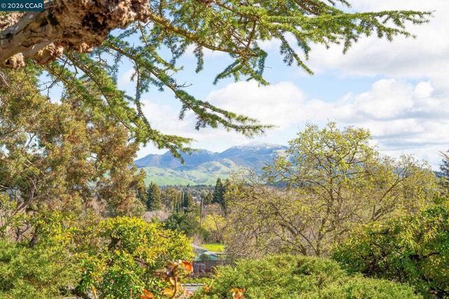 2081 2081 Essenay Ave, Walnut Creek, CA 94597